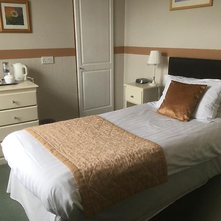 Grove House Guest House Телфорд Экстерьер фото