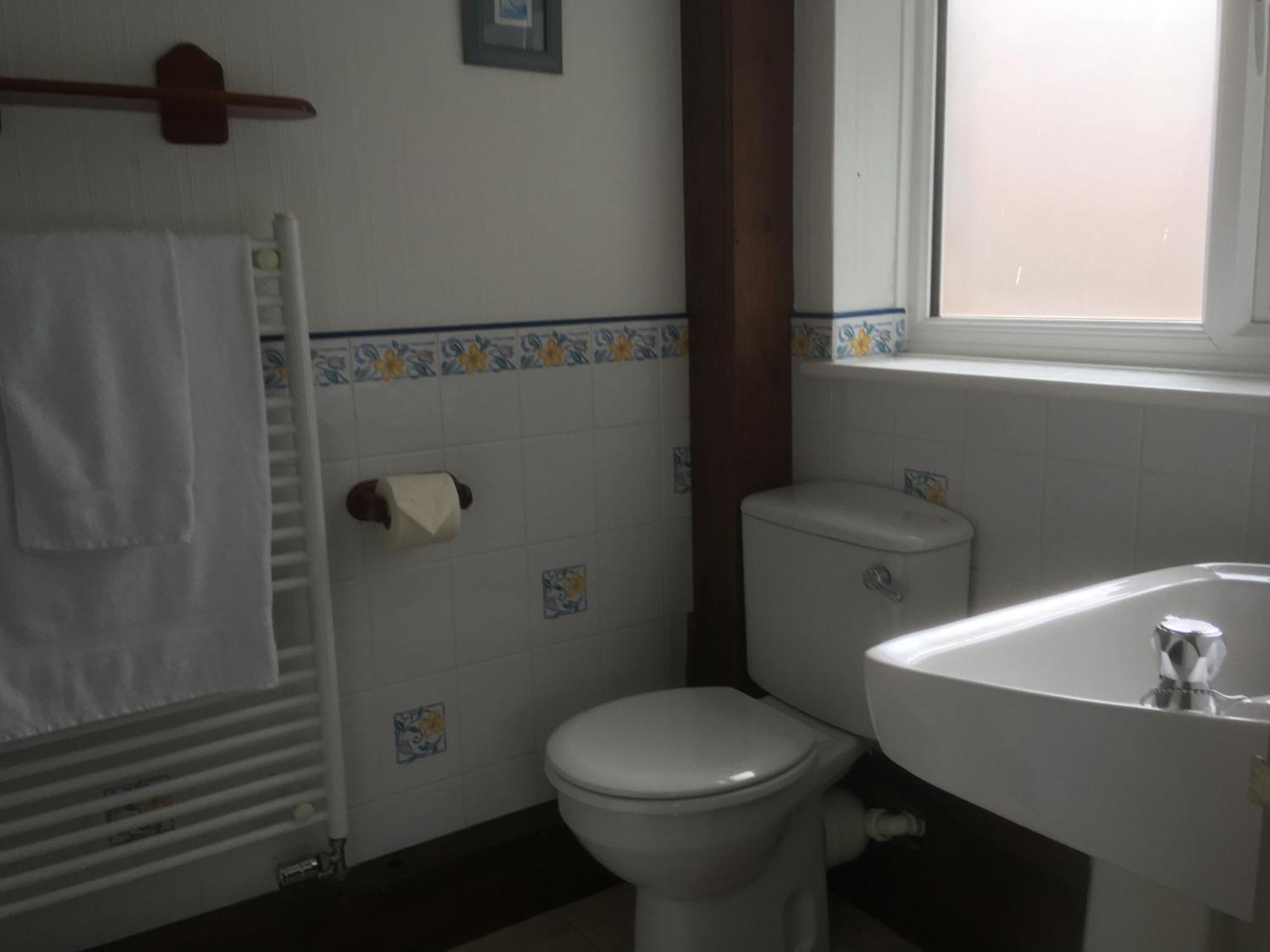 Grove House Guest House Телфорд Экстерьер фото
