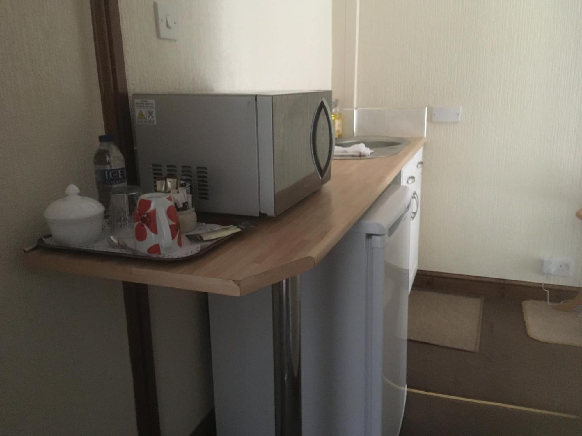 Grove House Guest House Телфорд Экстерьер фото