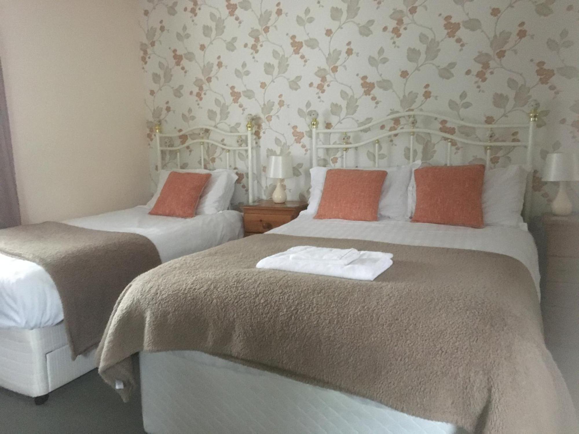 Grove House Guest House Телфорд Экстерьер фото