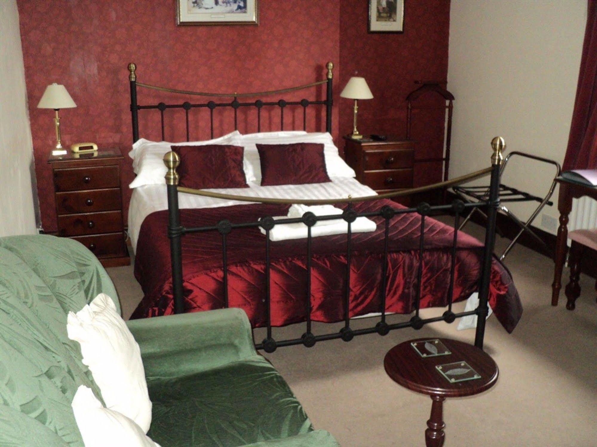 Grove House Guest House Телфорд Экстерьер фото