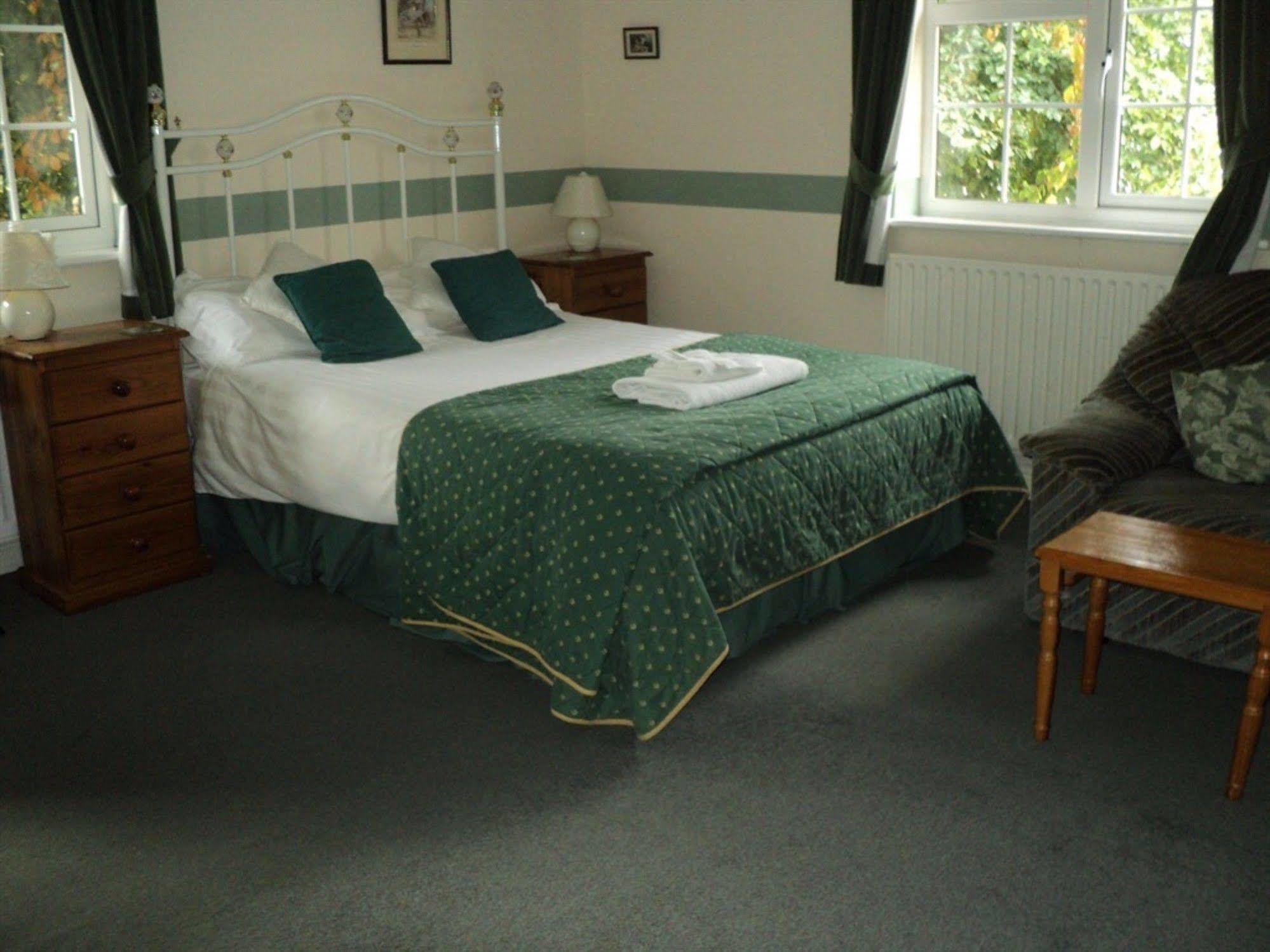 Grove House Guest House Телфорд Экстерьер фото